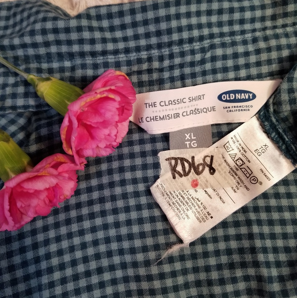 🌻🌺🌻OLD NAVY CUTE BUTTON DOWN SHIRT!! - Picture 5 of 6